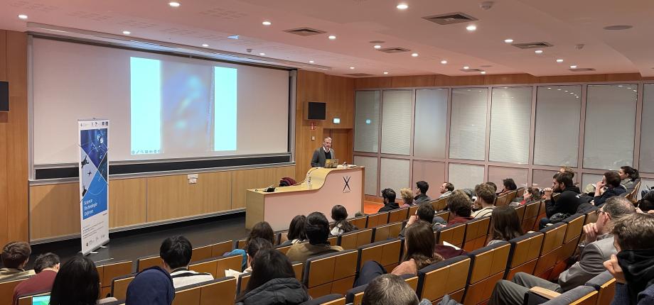 Global politics and history in the 20th and 21st centuries: an education that builds bridges between the sciences